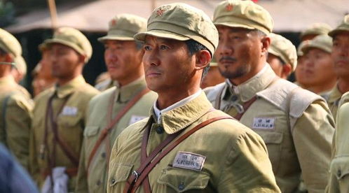 打装备卖钱的手游长津湖_长津湖战役武器装备对比-第2张图片-游点攻略